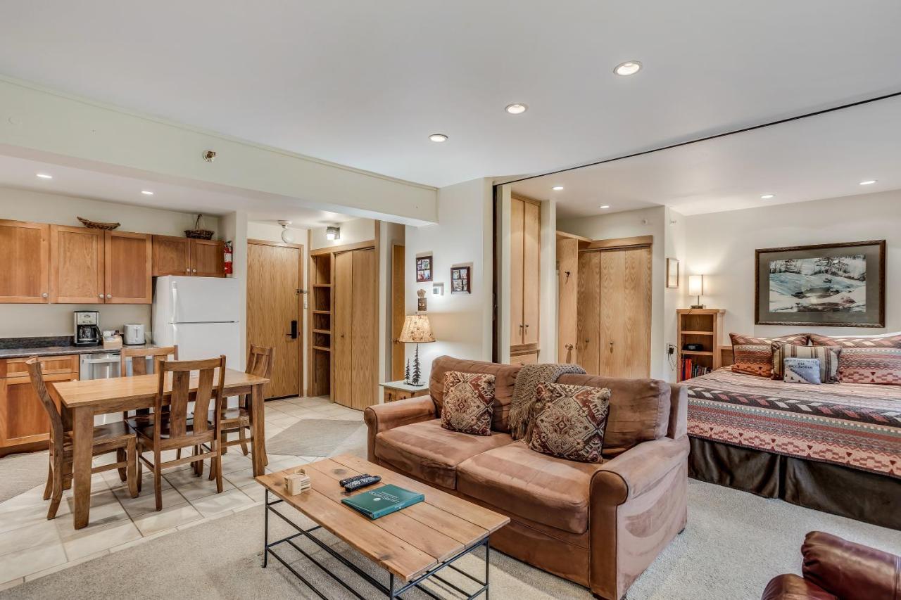 Laurelwood Condominiums 408 قرية سنوماس المظهر الخارجي الصورة